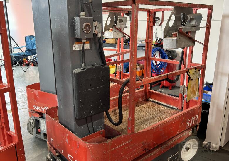 2012 Skyjack SJ12 Vertical Lift image 4