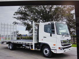 HINO FE 500 BEAVERTAIL TRUCK WITH NEW CAB DESIGN, 8.500M LONG TRAY, FULL HYDRAULIC RAMP, AND FACTORY - picture1' - Click to enlarge