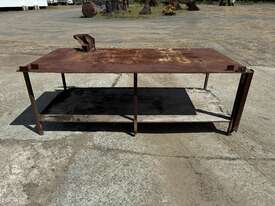 Steel Bench with Vice - picture2' - Click to enlarge