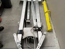 Light weight Aluminium 1500kg capacity with 5.2 M mono Rail with trolley 4 metre adjustable - picture1' - Click to enlarge