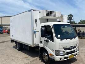 Hino 300 Series 616 - picture0' - Click to enlarge