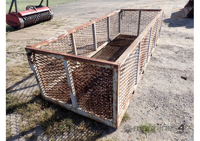 caption Lifting cage/stillage for forklifts