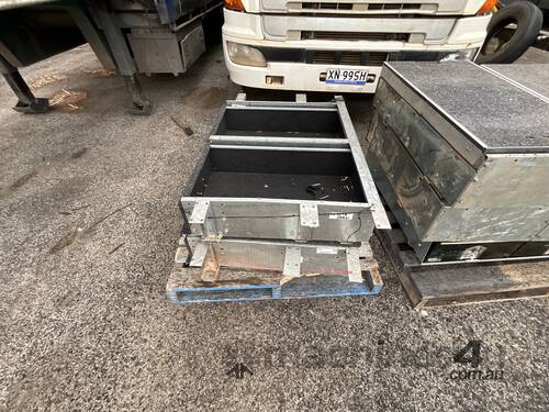 2x Pallets of Ute Double Draws x5