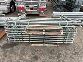 Bulk Lot Of Barricades - picture1' - Click to enlarge