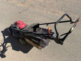 Honda HRU216 Easy Start Self Propelled Mower - picture1' - Click to enlarge