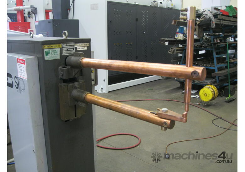 caption SIP Italian 20 KVA Pneumatic Spot Welder