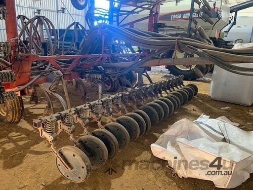 caption 2002 Morris 9000 Air Drills