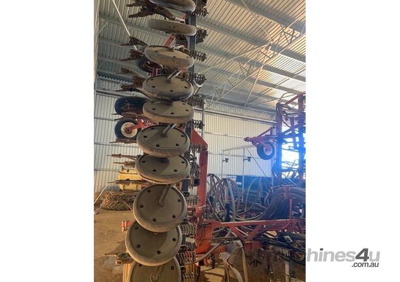 caption 2002 Morris 9000 Air Drills