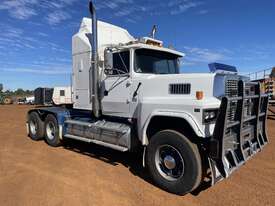 1990 Ford Louisville LT9000   6x4 Prime Mover - picture1' - Click to enlarge