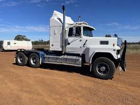 1990 Ford Louisville LT9000   6x4 Prime Mover - picture2' - Click to enlarge