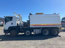 2019 Isuzu FYH 300-350 Water Tanker - picture2' - Click to enlarge