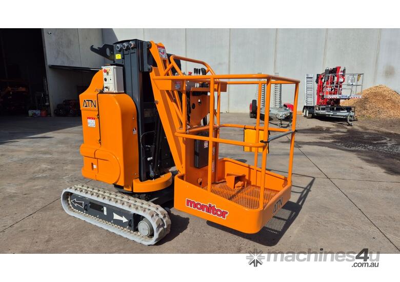 caption Monitor ML810 - 8m Tracked Mast Lift