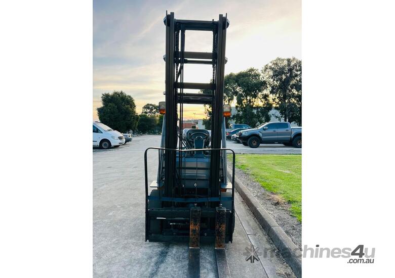 caption 2013 TOYOTA 2.5T 32-8FG25 8 SERIES TOYOTA FORKLIFT