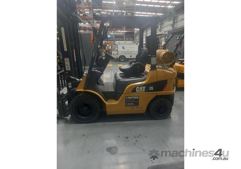 Used Cat 2.5T Forklift _ GP25N