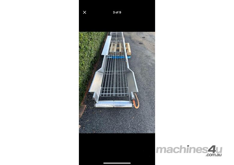 caption Large Conveyor