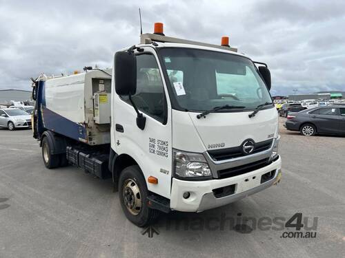 2015 Hino 300 series Garbage Compactor Rear Loader