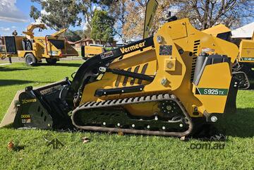 Heavy-Duty Vermeer S925TX Skid Steer - 35 hp / Diesel Engine & Ready for Any Task!