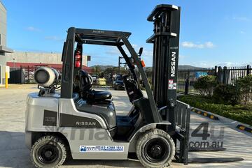 Wollongong Forklift: 2014 Nissan 2.5T LPG, 3-Stage Standard Mast, 6m Lift!