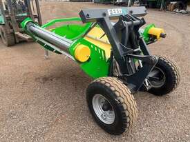 2022 John Deere AU800 Feeder Wagons - picture0' - Click to enlarge