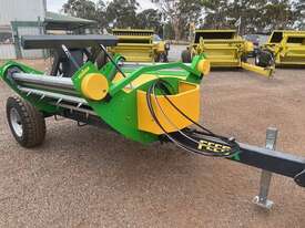 2022 John Deere AU800 Feeder Wagons - picture0' - Click to enlarge