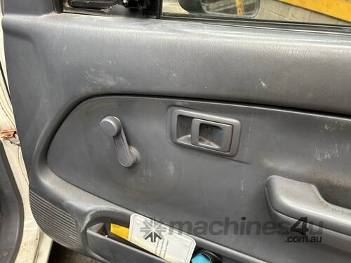 caption 1998 Toyota Hilux Diesel (4x2) Dual Cab Ute