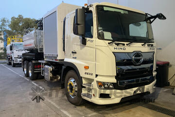 Hino SH 2045-700 Series Vacuum Tanker Truck