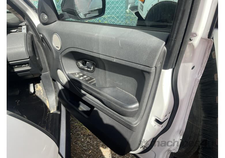 caption 2014 Land Rover Range Rover Evoque TD4 Pure Tech Diesel (Non Mobile)