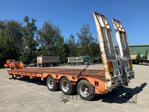 2004 Brentwood BWD3034AB Widening Low Loader