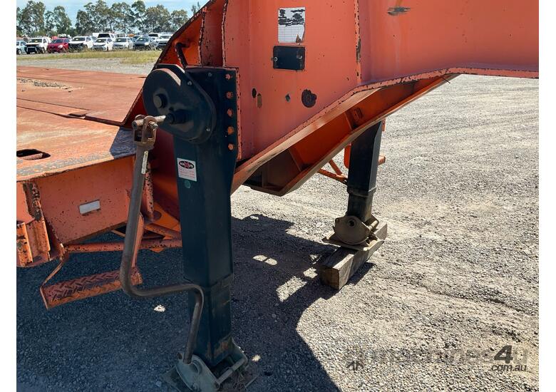 2004 Brentwood BWD3034AB Widening Low Loader