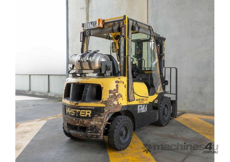 caption HYSTER H2.5TX Counterbalance Forklift
