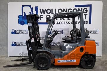 Wollongong Forklift: 2011 Toyota 2.5T LPG, 3-Stage Container Mast, 4.5m Lift! Wollongong Forklift: 2011 Toyota 2.5T LPG, 3-Stage Container Mast, 4.5m Lift!