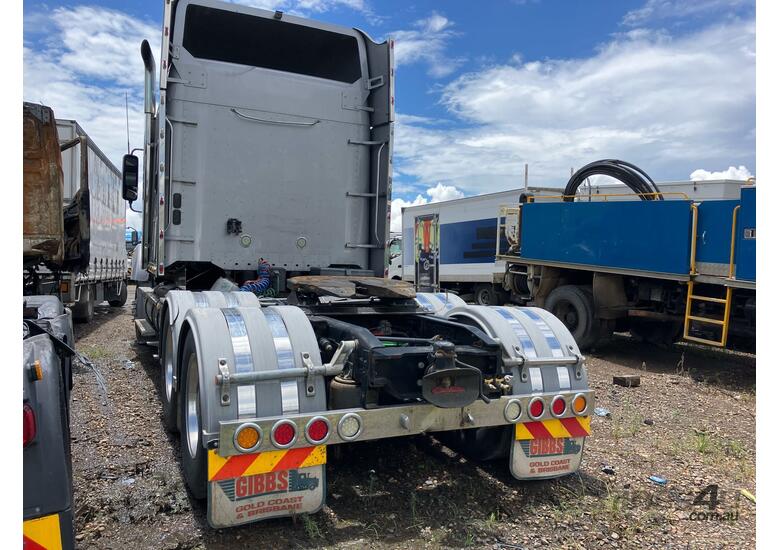 2014 Freightliner Century Class FLX 6x4 Sleeper Cab Prime Mover