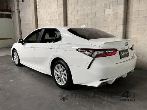 caption 2021 Toyota Camry Ascent Sport Hybrid-Petrol