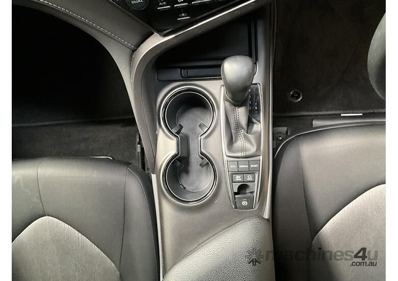 caption 2021 Toyota Camry Ascent Sport Hybrid-Petrol