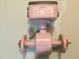 Siemens MAG3100 Electromagnetic Flow Sensor: 7ME6340-1VJ13-2AA1-Z
 - picture0' - Click to enlarge