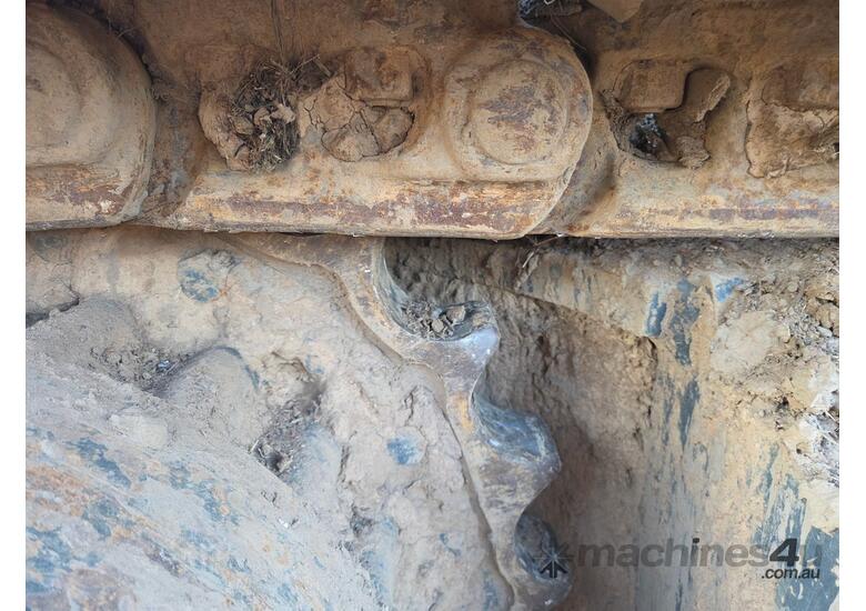 2017 KOMATSU PC270-8 WITH GRAB AND SAW