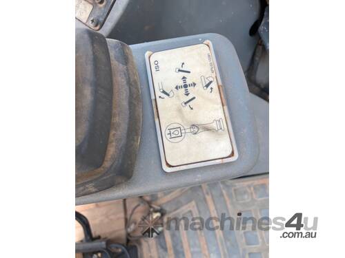 caption 2010 Komatsu WB93R-5EO 4x4 Backhoe/Loader