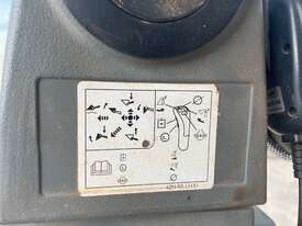 2010 Komatsu WB93R-5EO 4x4 Backhoe/Loader - picture2' - Click to enlarge