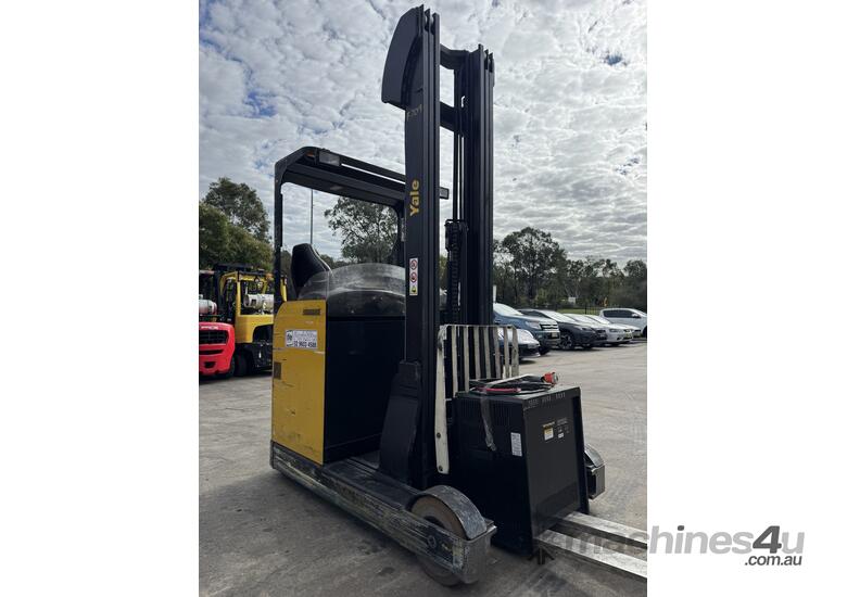 F709 Yale Sit down reach truck 