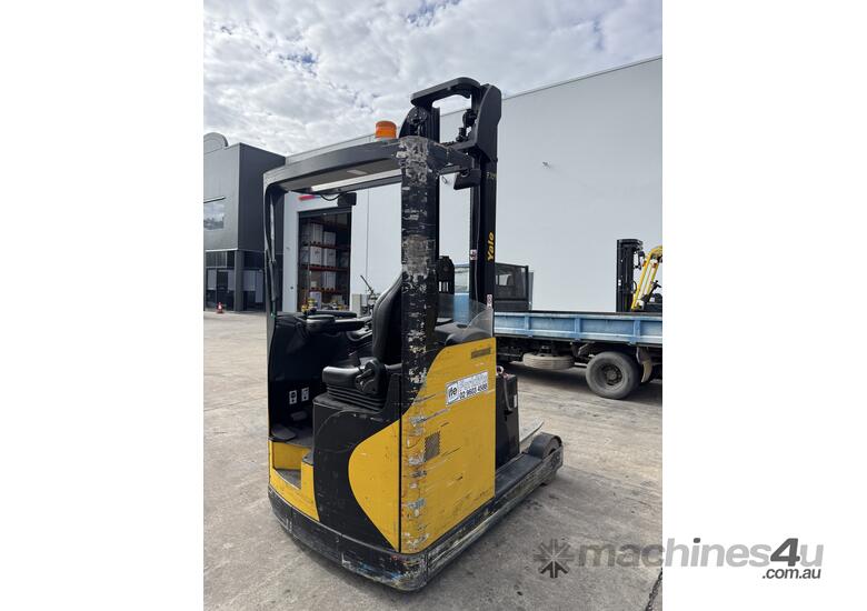 F709 Yale Sit down reach truck 