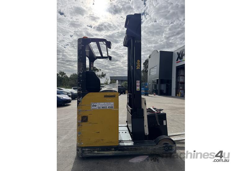 F709 Yale Sit down reach truck 