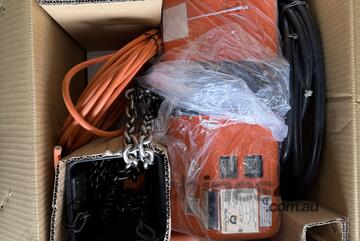 Hitachi   1 Tonne Hoist