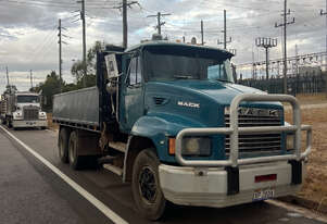 Mack METRO-LINER Tipping tray Truck Mack METRO-LINER Tipping tray Truck