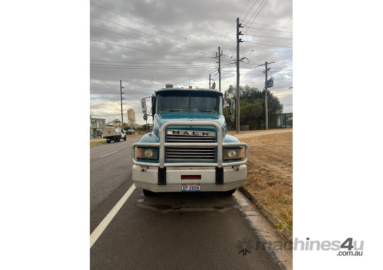 Mack METRO-LINER Tipping tray Truck