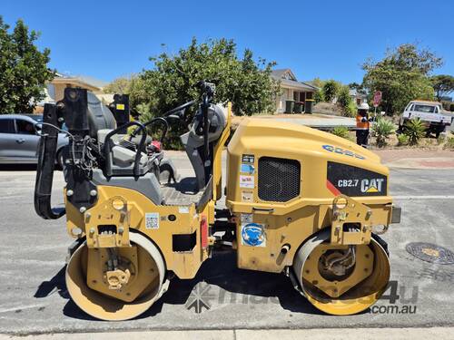 caption 2018 CATERPILLAR CB2.7 DOUBLE DRUM ROLLER U4825