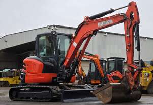 2017 KUBOTA U55-4 5.6T EXCAVATOR WITH A/C CAB, HITCH, BUCKETS AND 3355 HOURS