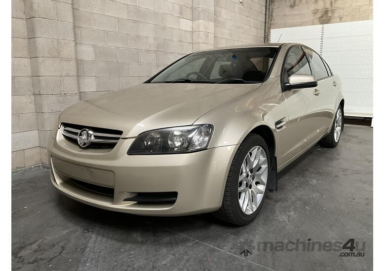 caption 2008 Holden Commodore Lumina 60th Anniversary Sedan