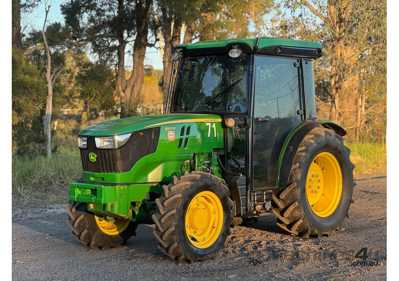 John Deere 5100 FWA/4WD Tractor