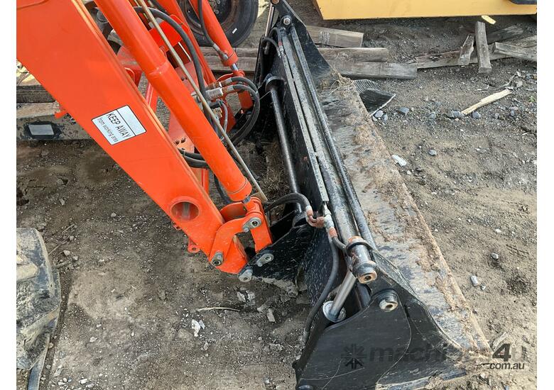 caption Kioti KL601 Tractor / Loader