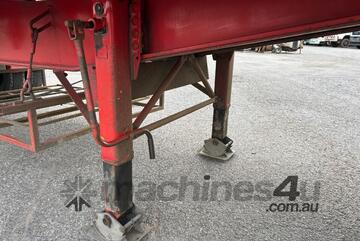 2002 Raymond Tri Axle Curtainside A Trailer